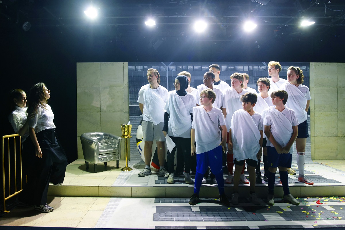 Endgame4 1200 UteLangkafelMAIFOTO