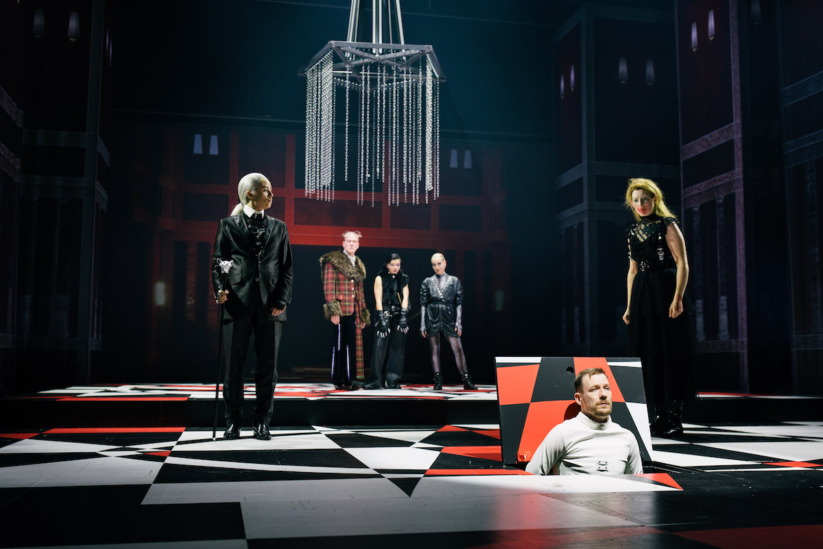 Meister und 2 ApolloniaTheresaBitza