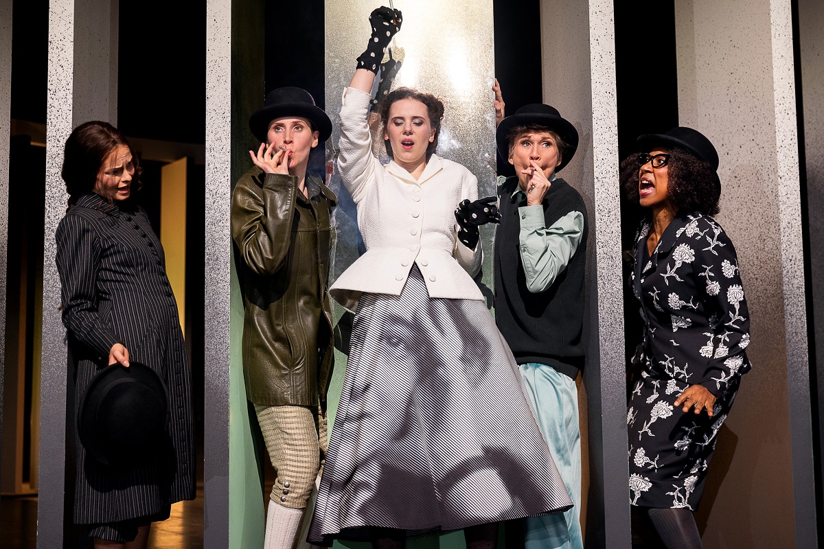 Die drei Leben der Hannah Arendt am Deutschen Theater Berlin © Jasmin_Schuller