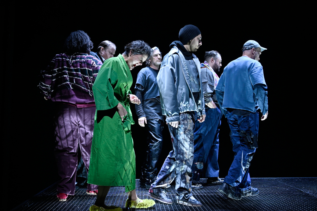 "Let Them Eat Chaos" von Kae Tempest am Deutschen Theater Berlin © Thomas Aurin