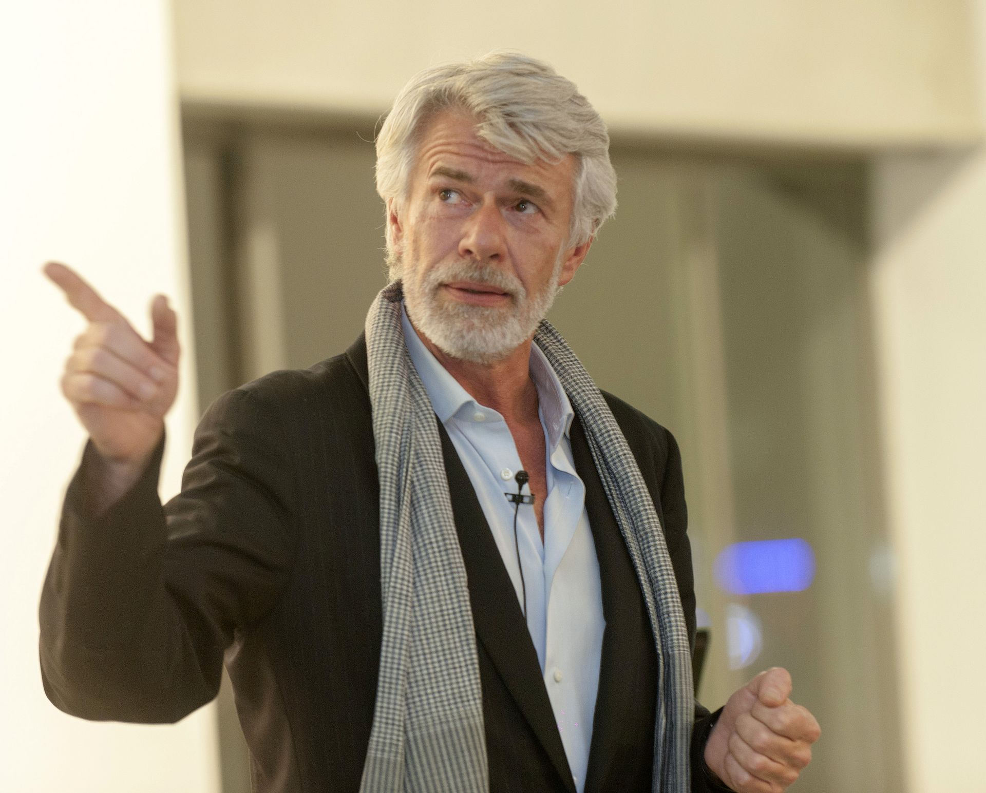 Bild Theaterpodcast 4 ChrisDercon2015 Wikimedia Dazaifu89 CC BY SA 40