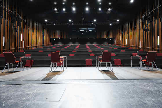 Theaterpodcast 27 Apollo Theater Siegen abstandsicher 560 MorgenthalFotografie u