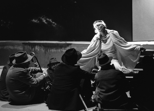 Schaubuehne PeterStein Orestie Film 00015a RuthWalz u