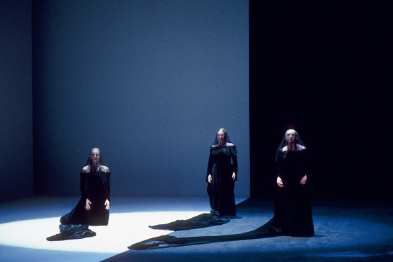 Germania3 BerlinerEnsemble1996 560 Bernd Uhlig h