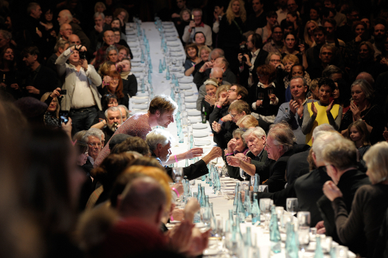 100 Jahre Volksbuehne Bankett 560 Thomas Aurin h