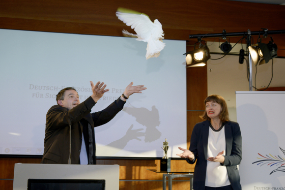 Peng1 Friedenspreis Taube 560 Hanna Lippmann u