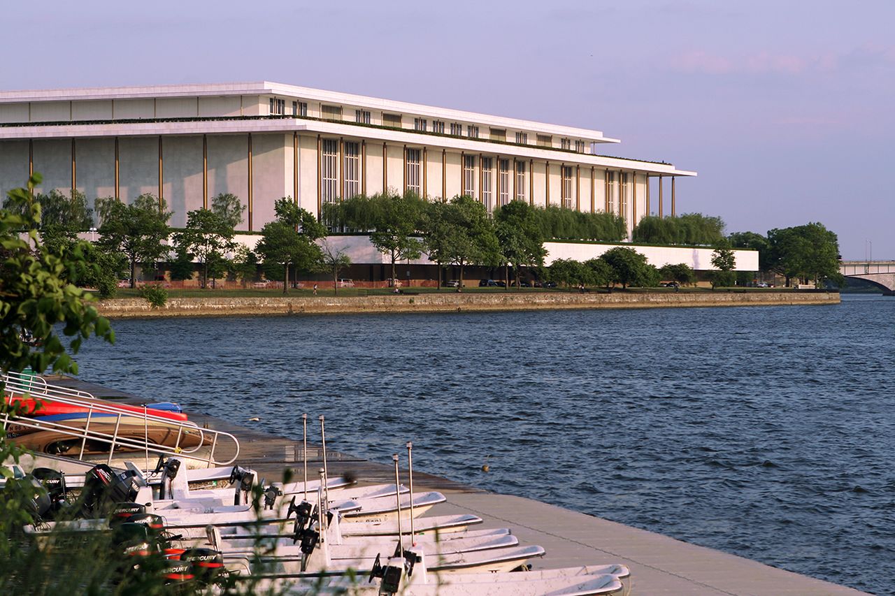 Kennedy Center © Steve, Washington D.C., USA  / Wikimedia Commons CC BY-SA 2.0