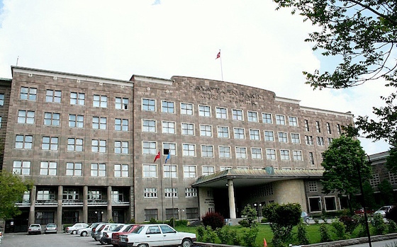 TheaterfakultaetAnkara 560 Avniyazici.wiki